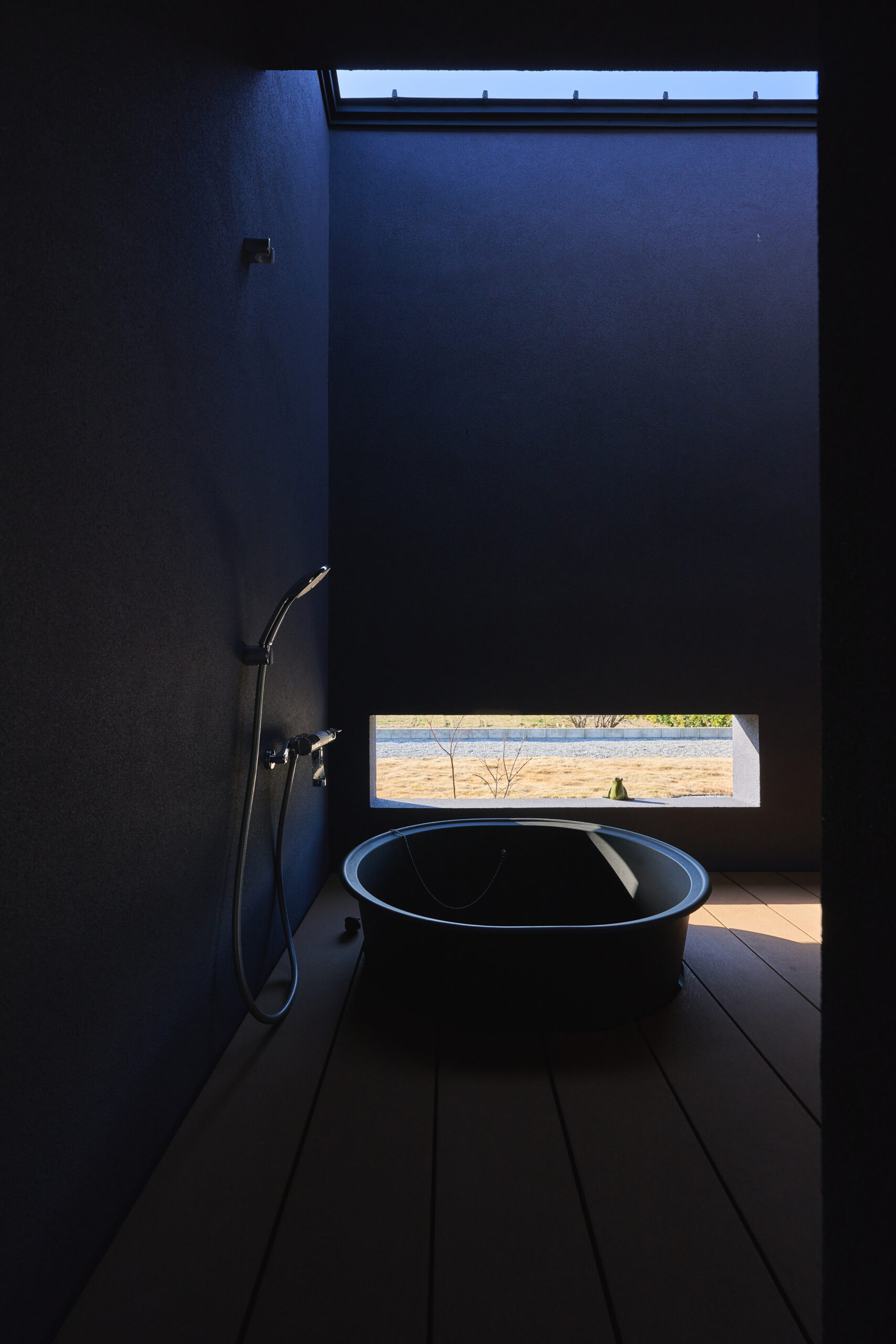 暮らしの中に極上の寛ぎを「露天風呂」のある平屋