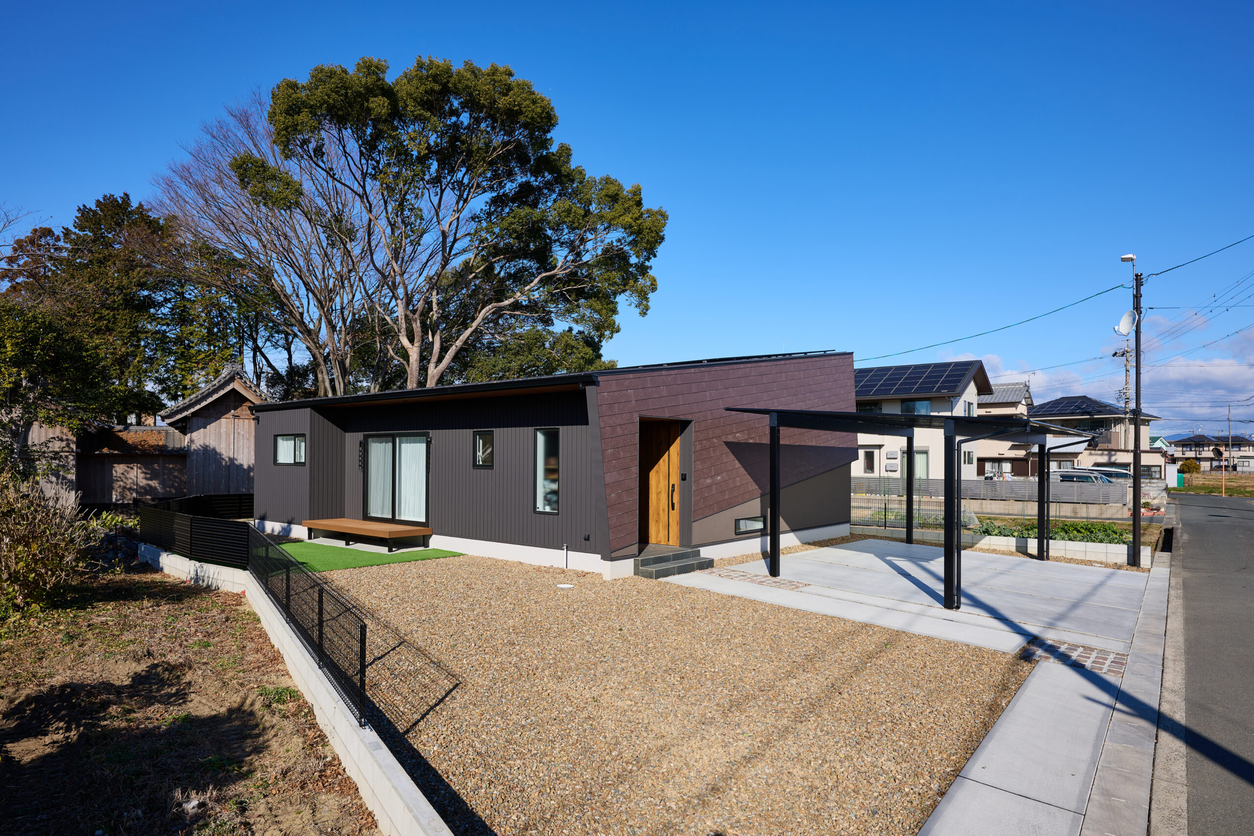 奇抜なのに上品で美しい平屋