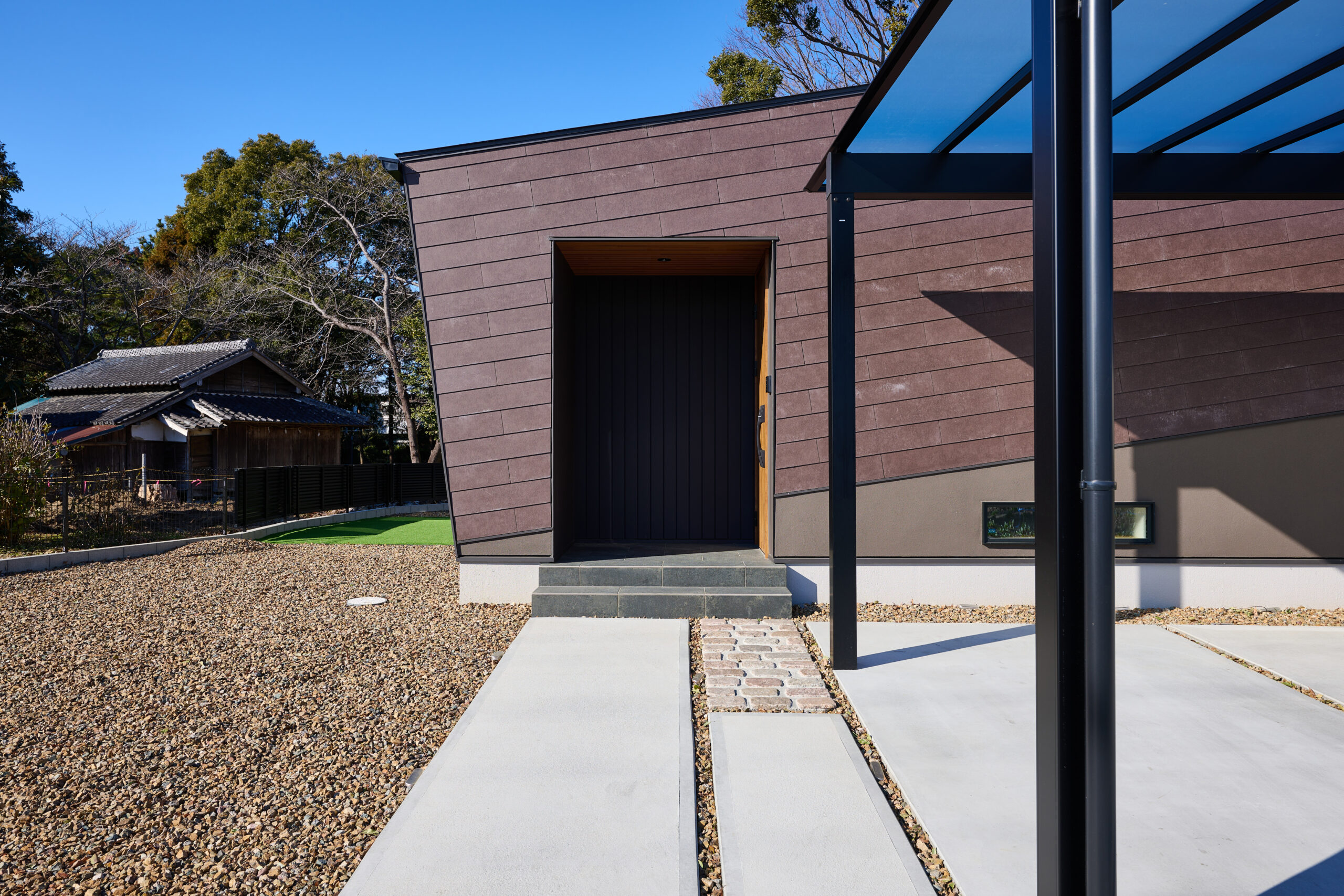 奇抜なのに上品で美しい平屋